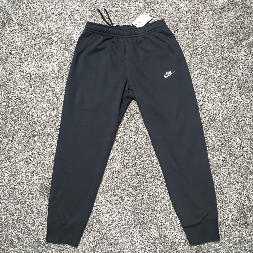 Nike Men’s Large New Black Classic Joggers